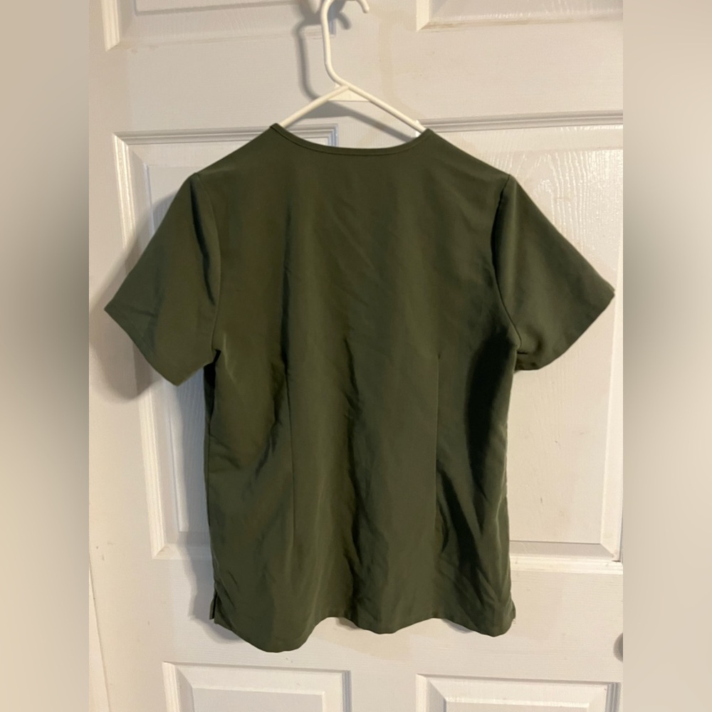 Figs Women’s Olive Short Sleeve Tee - Picture 2 of 3